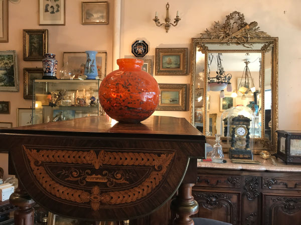 Intérieur de la boutique Antiquités Robic