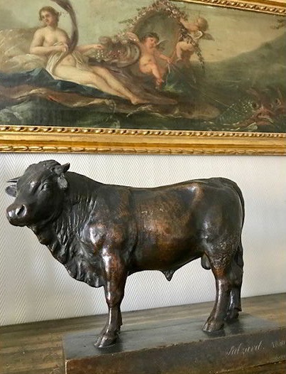 Taureau en bronze, disponible dans notre magasin d'antiquités en Essonne
